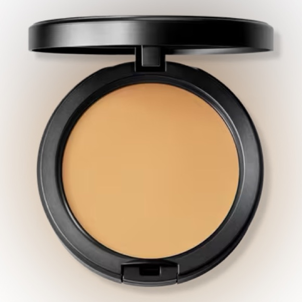 MAC NW 37 Studio Fix Powder Foundation